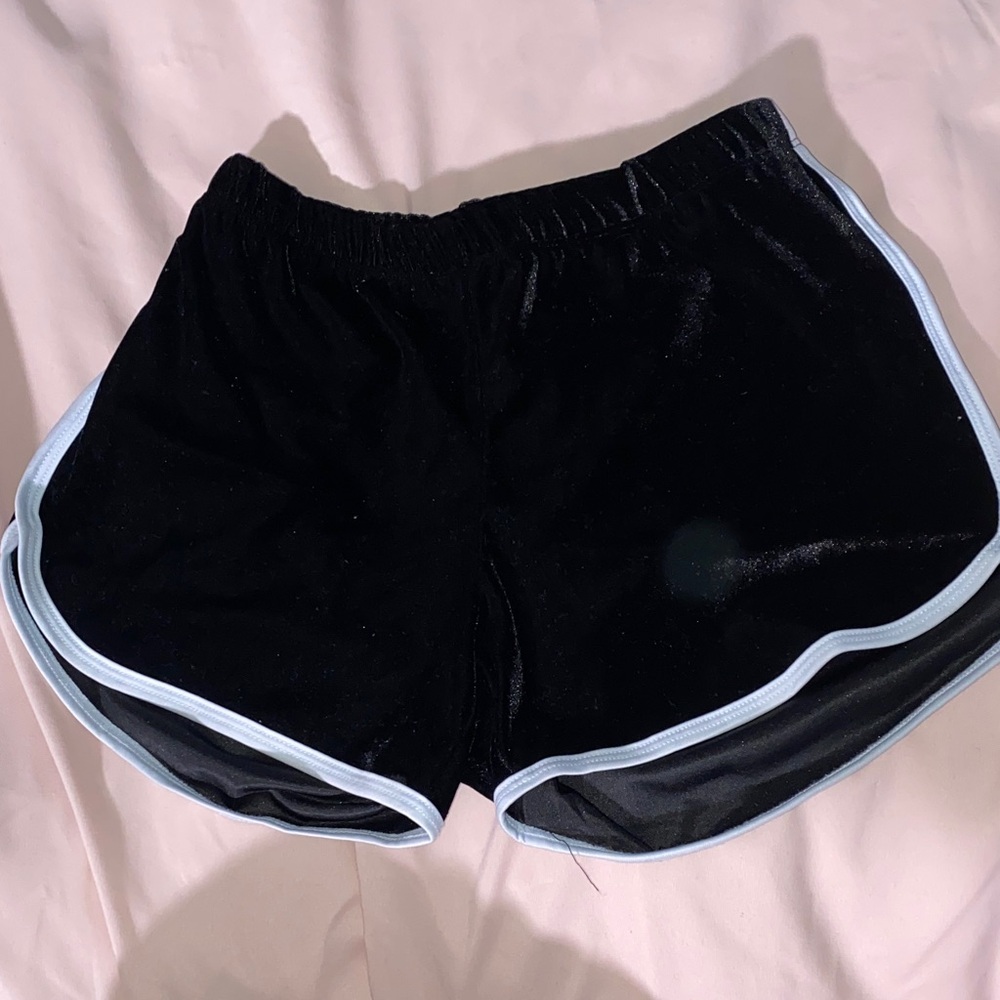 Popular 21 Shorts Small